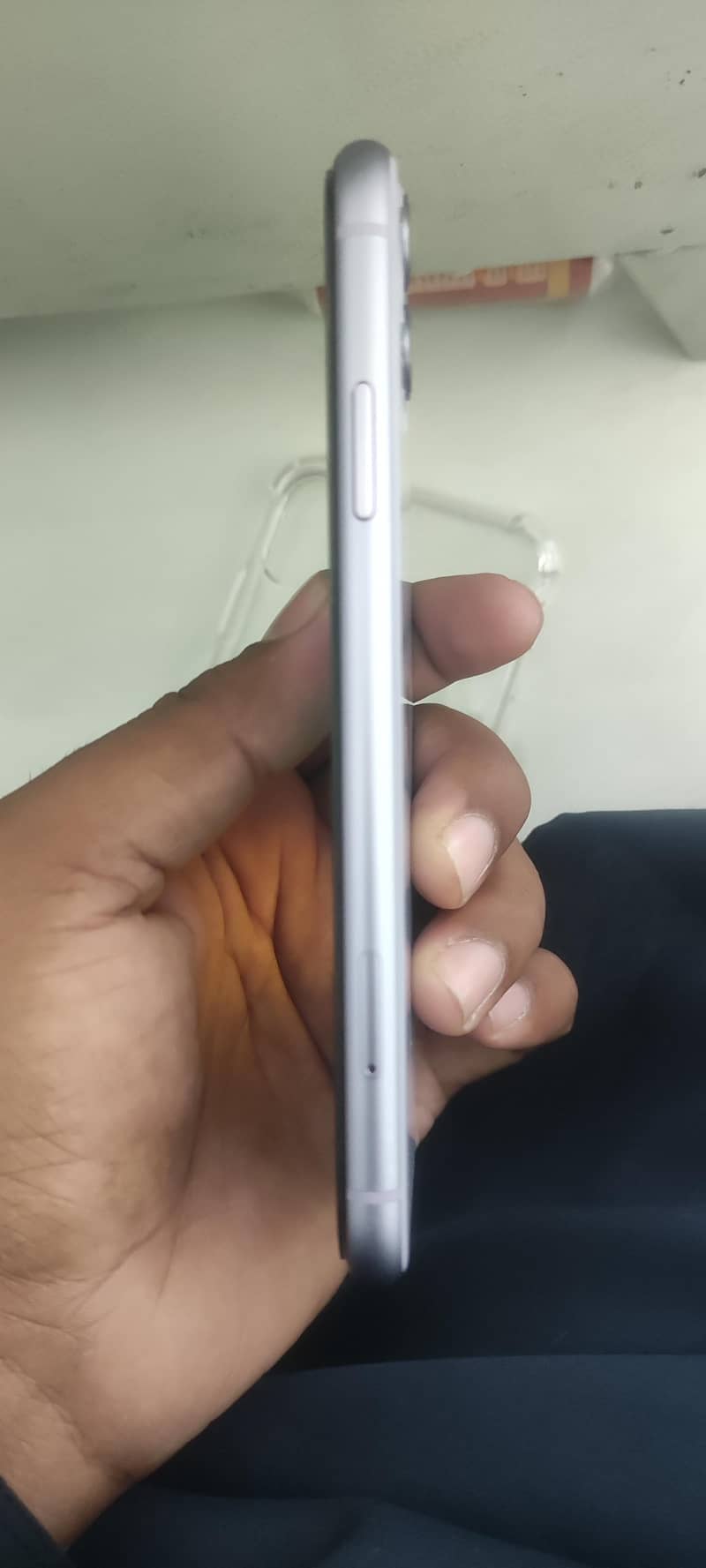Apple iPhone 11 4