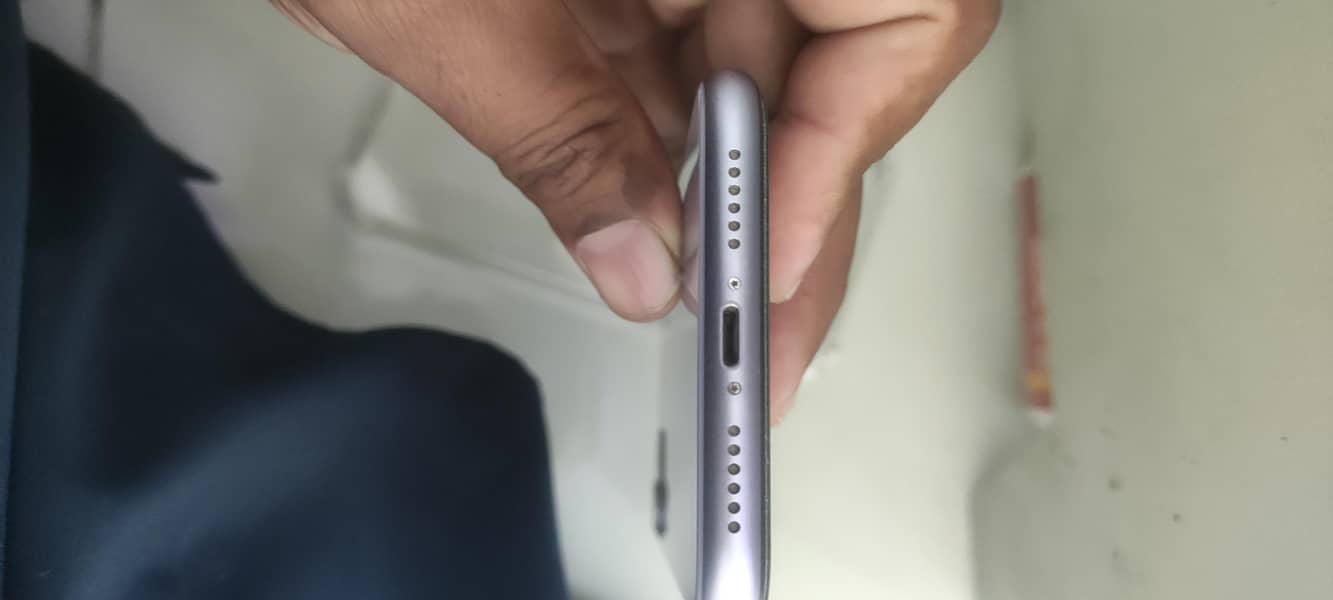 Apple iPhone 11 5