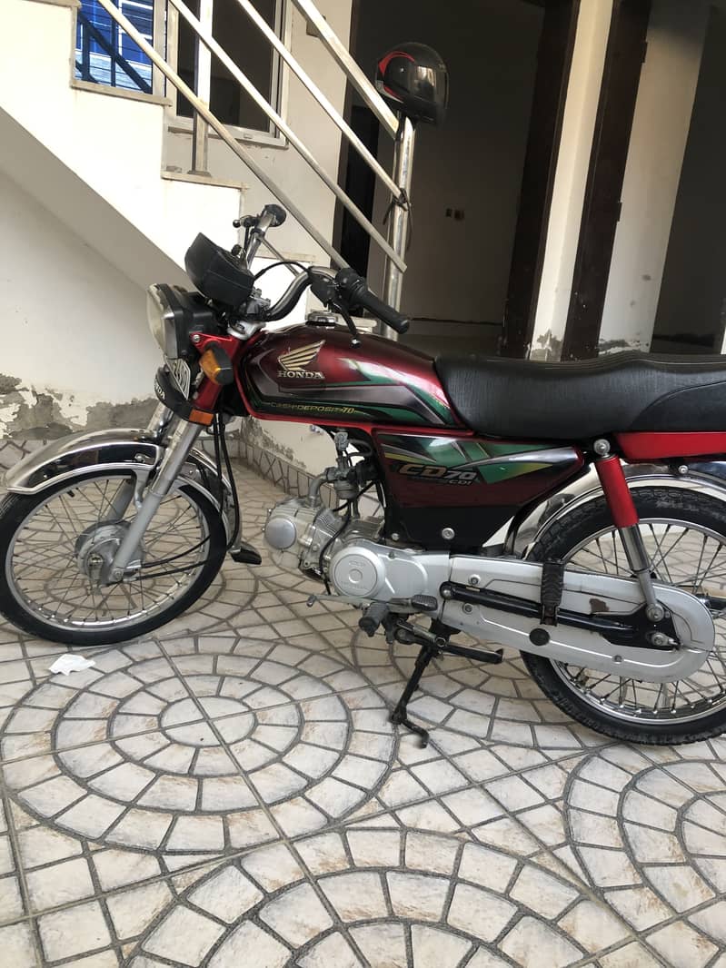 CD 70 red 4