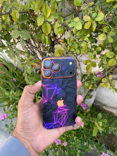 Apple iPhone XR  CONVERT 17 PRO