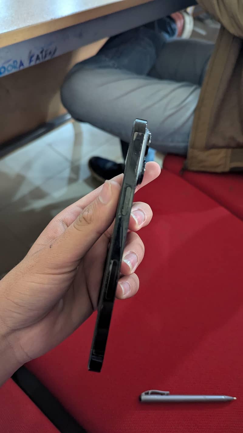 Apple iPhone 14 Pro Max 1
