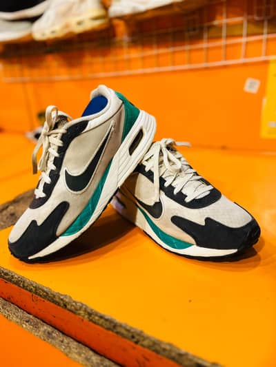 Original aasics  condition 10/10 Uk 9 number euro 43 size