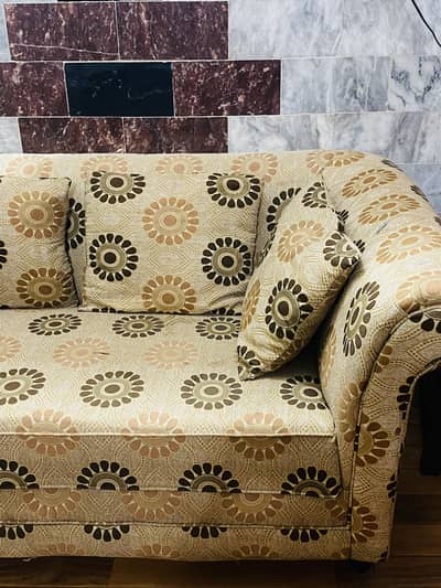 Urgent Sale – Sofa Set