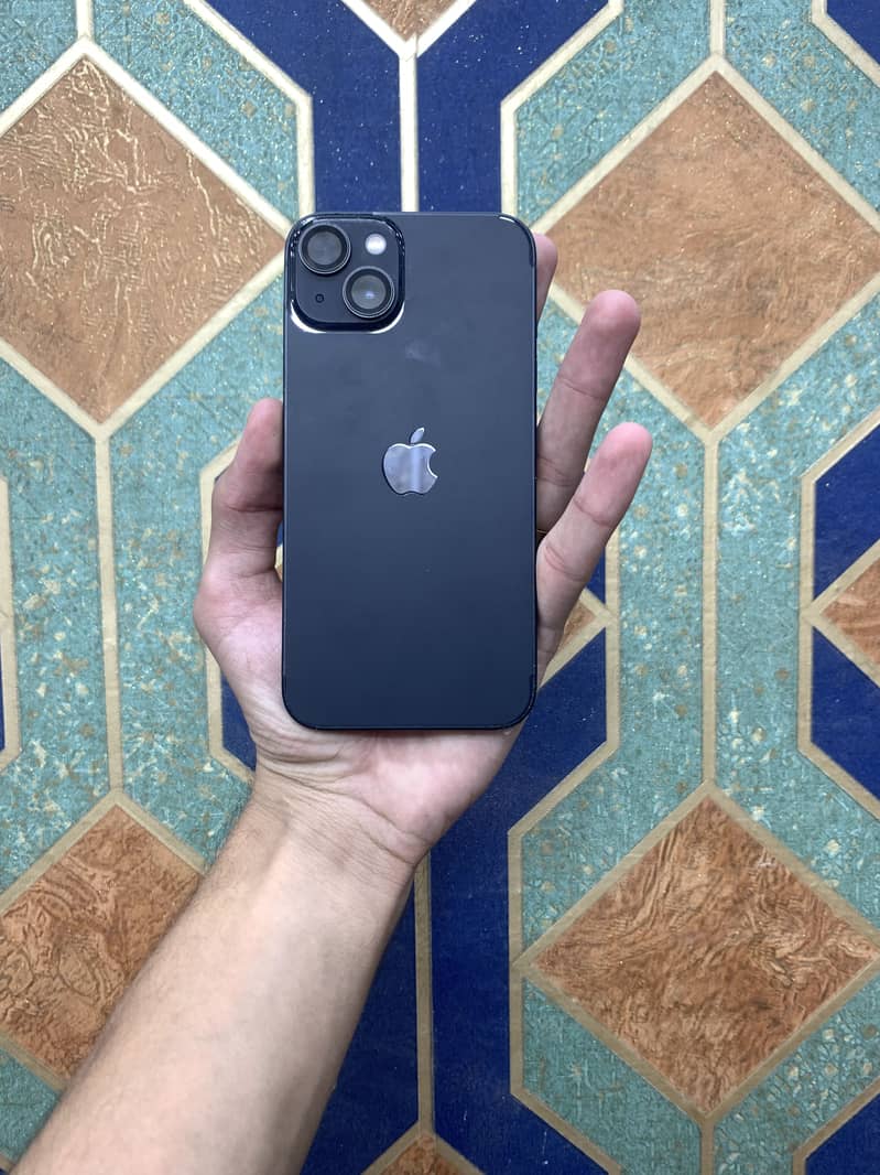Apple iPhone 13 4