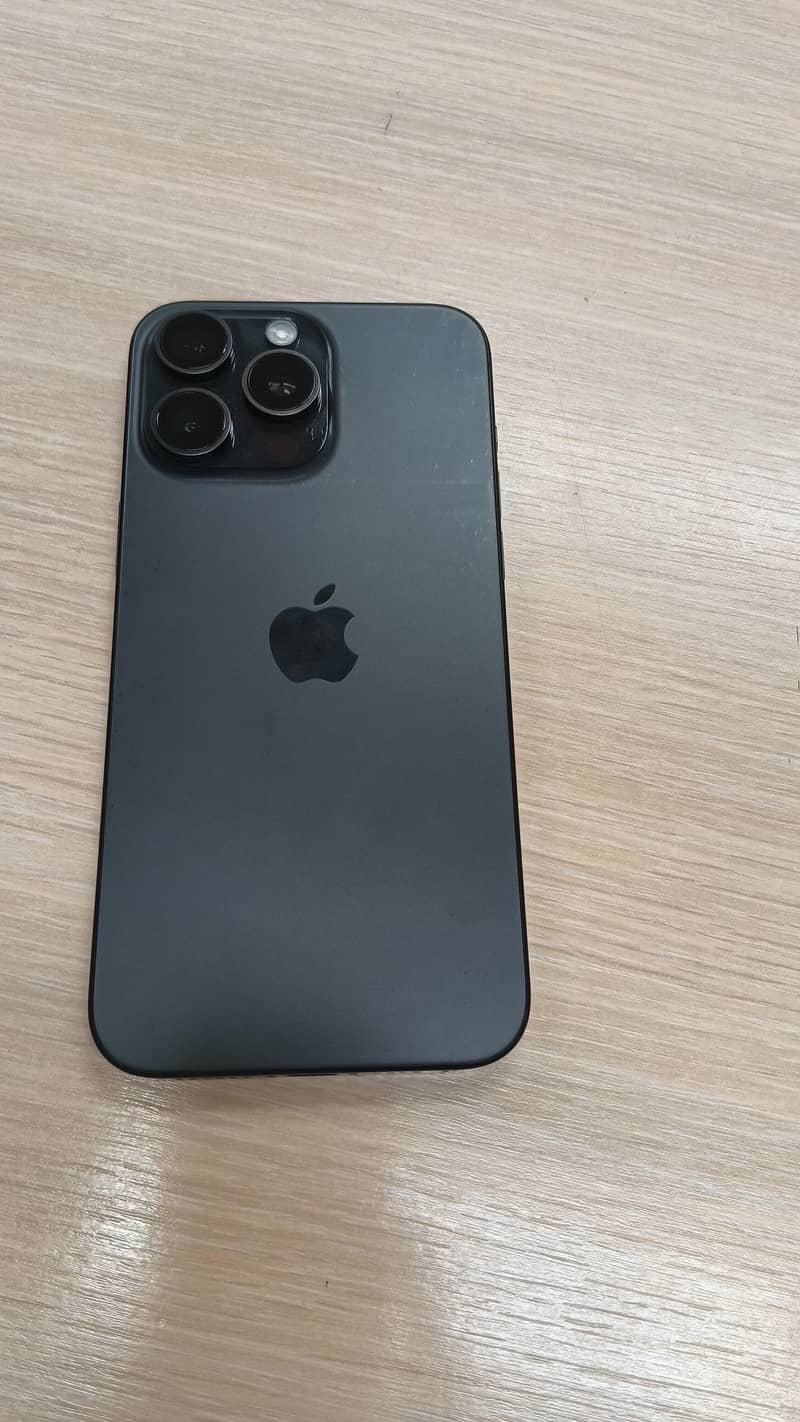 Apple iPhone 15 Pro Max 2