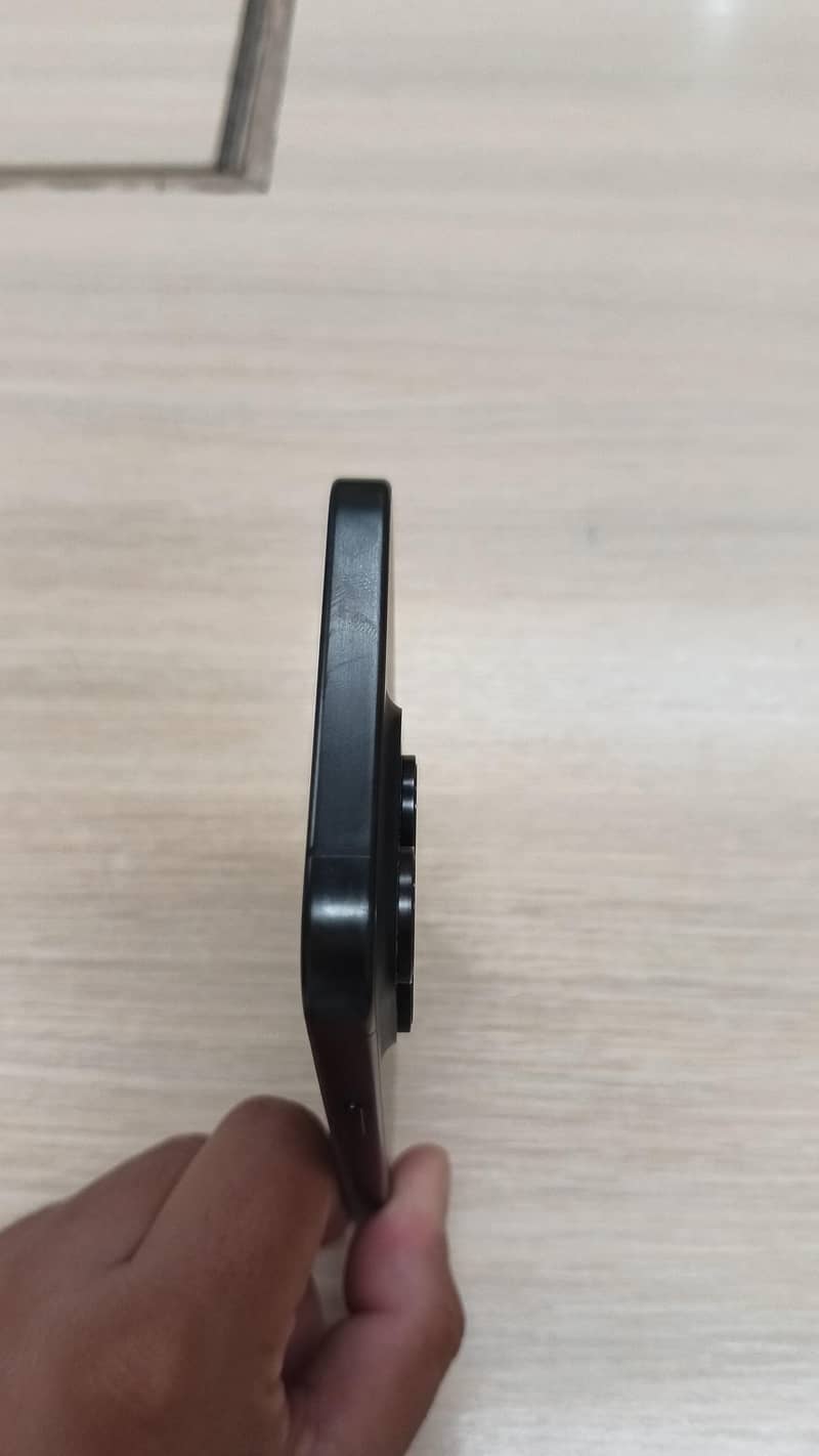 Apple iPhone 15 Pro Max 5