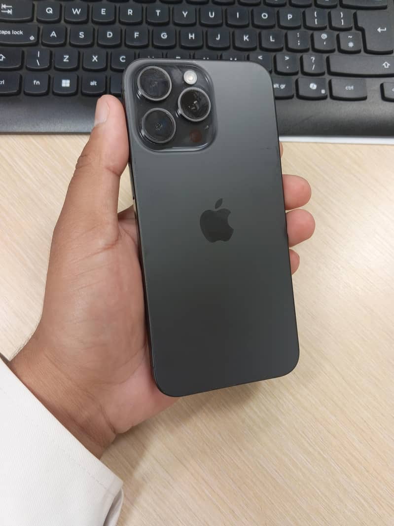 Apple iPhone 15 Pro Max 13