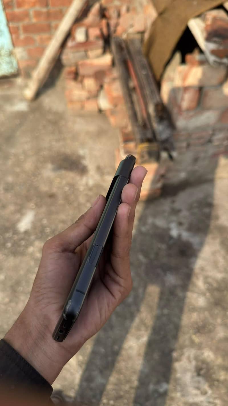 Google Pixel 8 4
