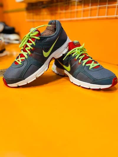 Original nike condition 10/9 Uk 8.5 number euro 43 size