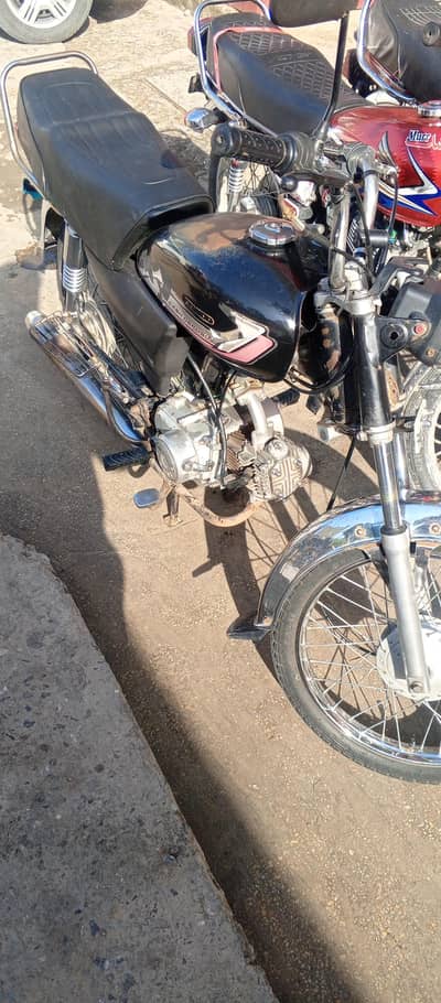 Ravi motorcycle 70