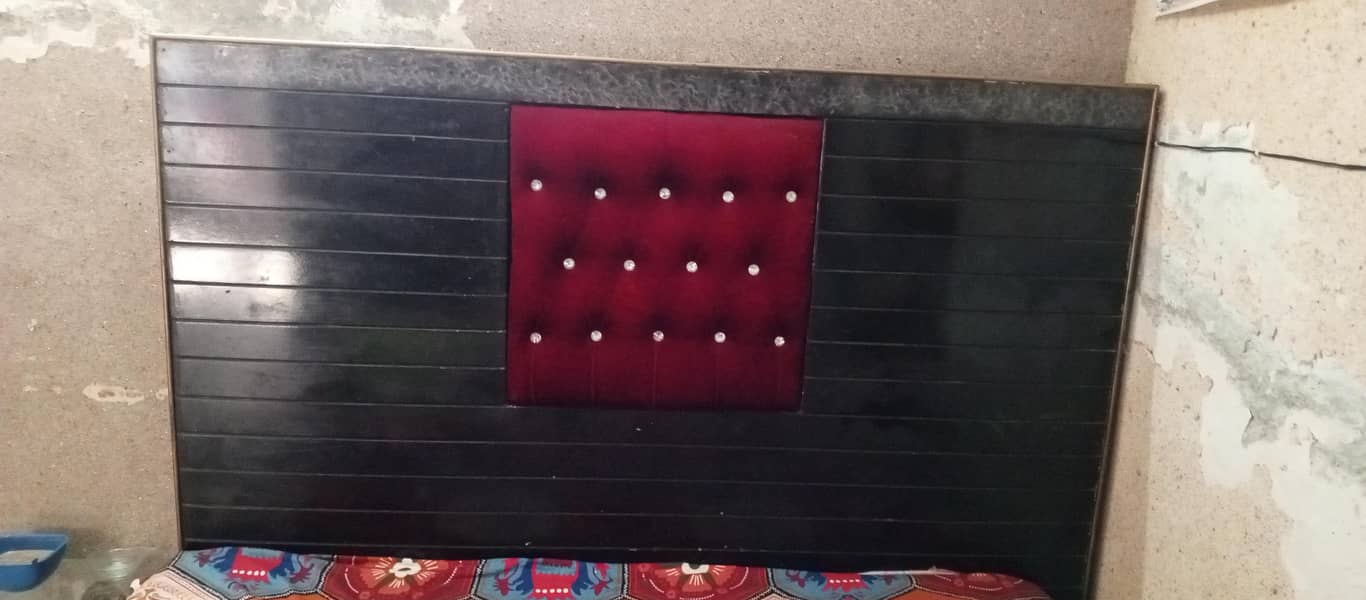 room bed 0