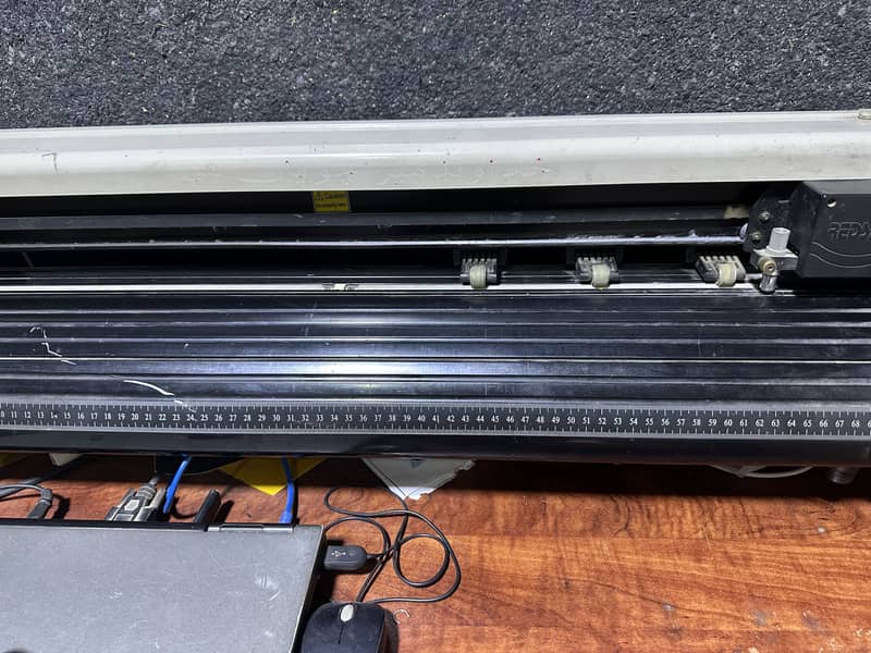 Cutting plotter redsail 1