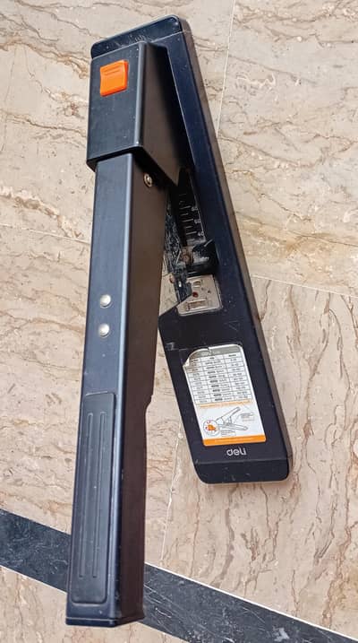 Deli Heavy Duty Stapler 0396 – Used / Good Condition