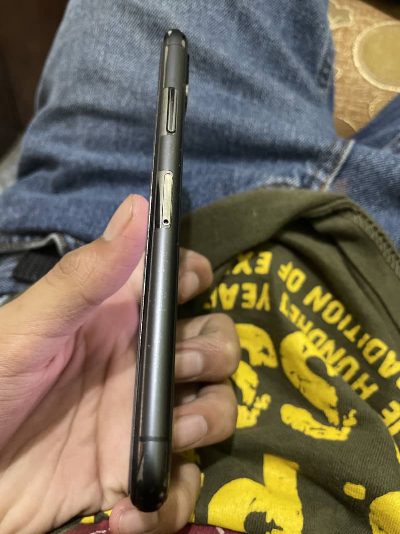 Apple iPhone X 3