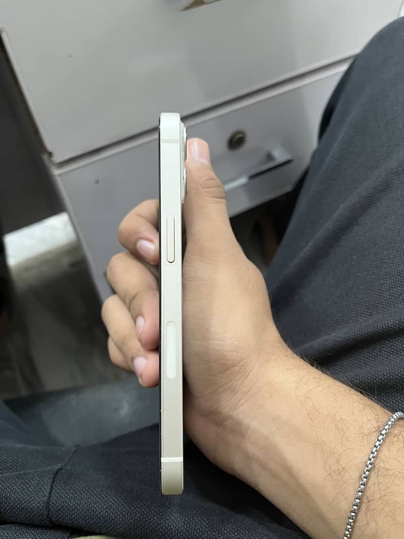 Apple iPhone 13 4