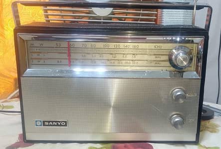 Antique Sanyo Transistor Radio