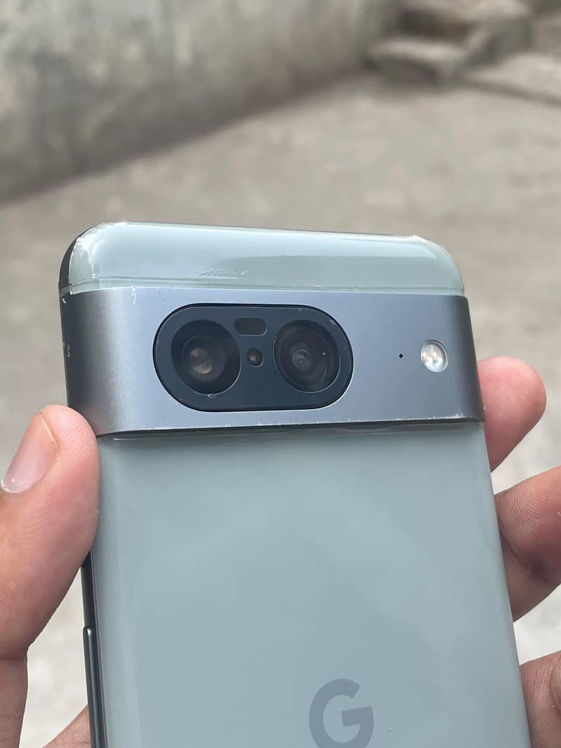 Google Pixel 8 4