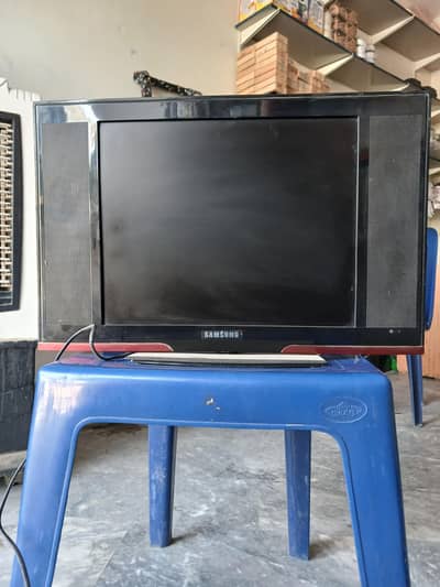 18" Samsung LCD