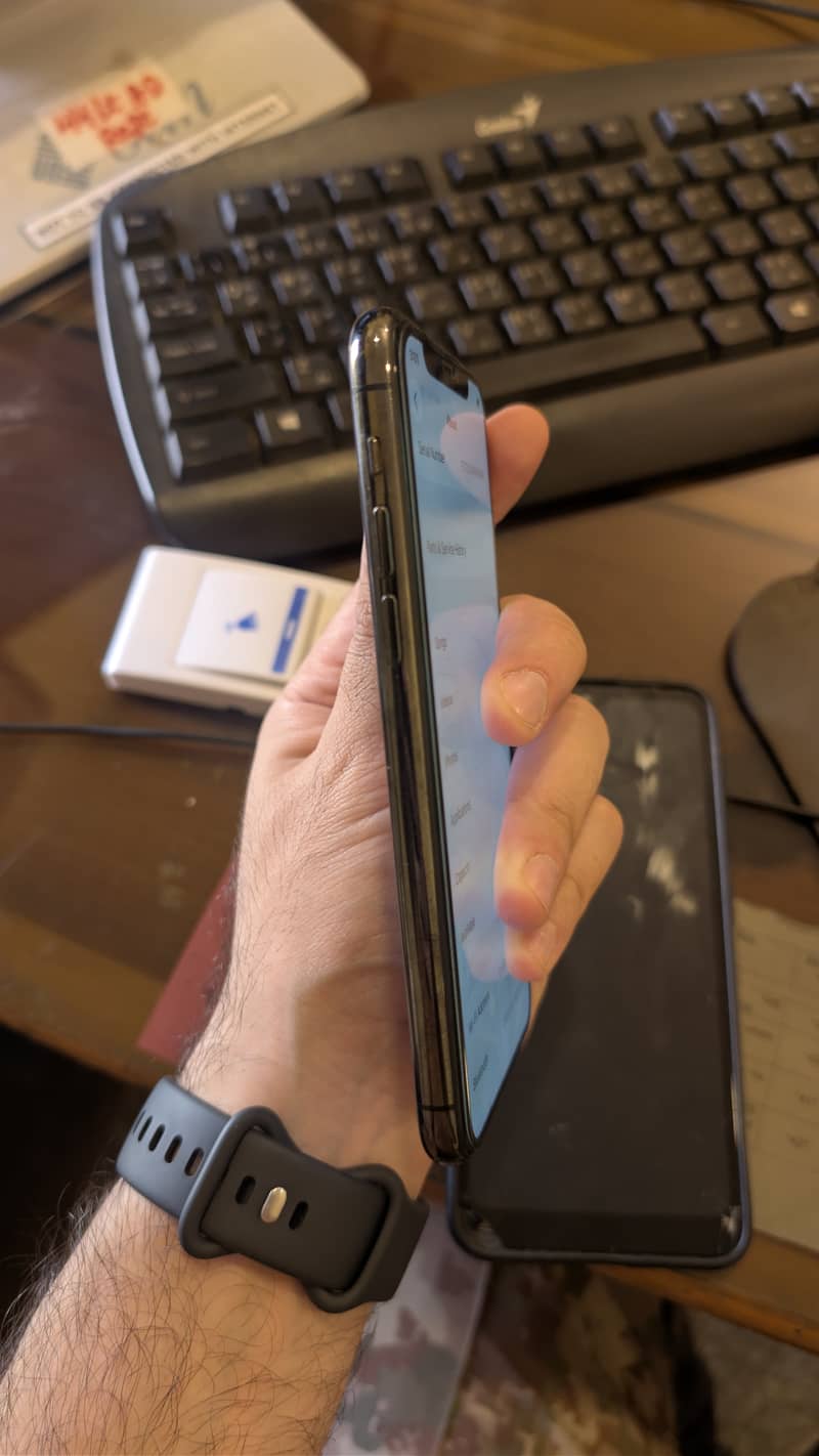 Apple iPhone 11 Pro (Mint Condition) 2