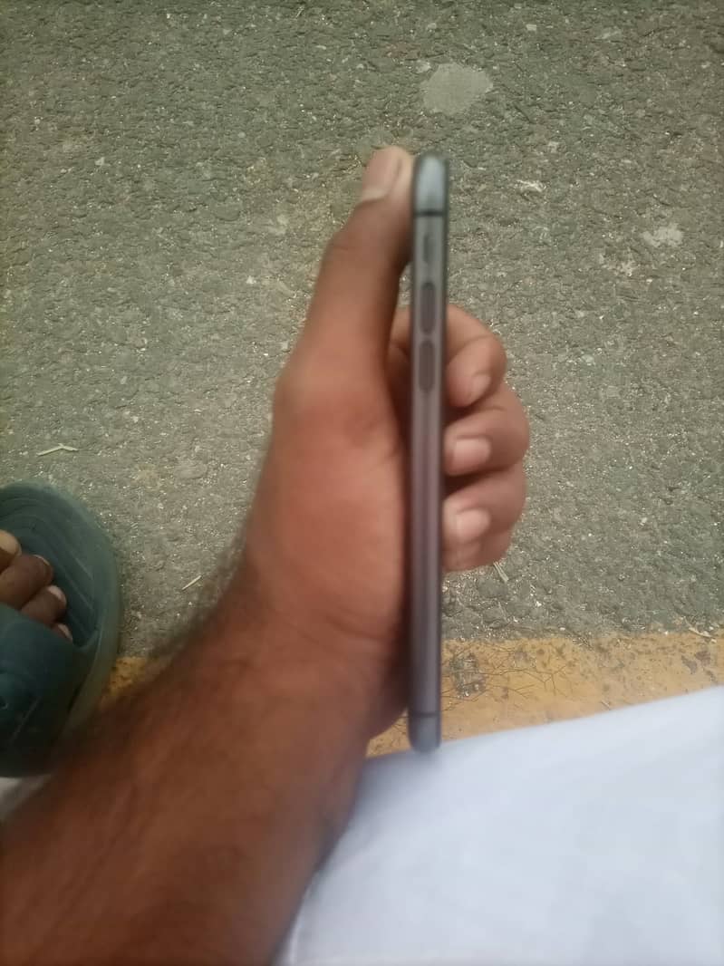 iPhone 11 7