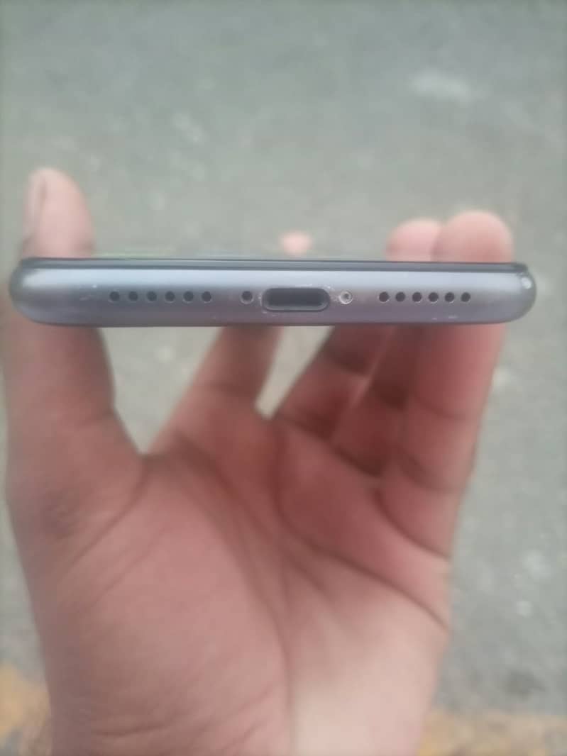 iPhone 11 8