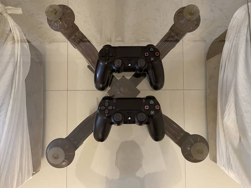 PS4 FAT 1TB + 2 Controllers 1