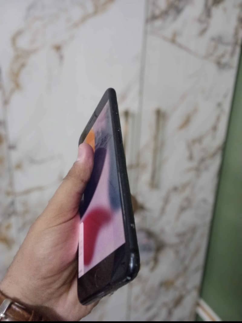 Apple iPhone 7 Plus 1