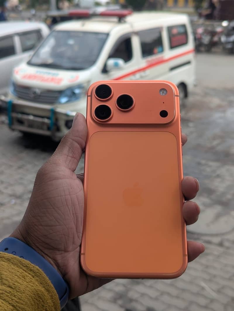 Apple iPhone 17 Pro Max 0