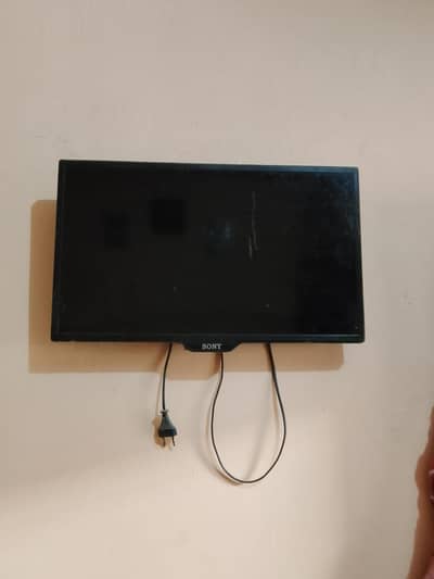 Sony Bravia 32 inch - Price 12000 - Final 11500 - Landhi Karachi