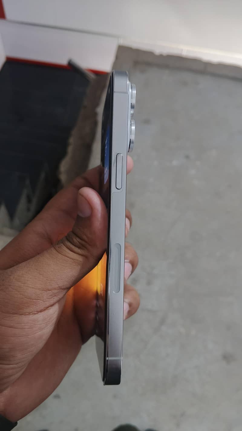 Apple iPhone 14 Pro Max 1