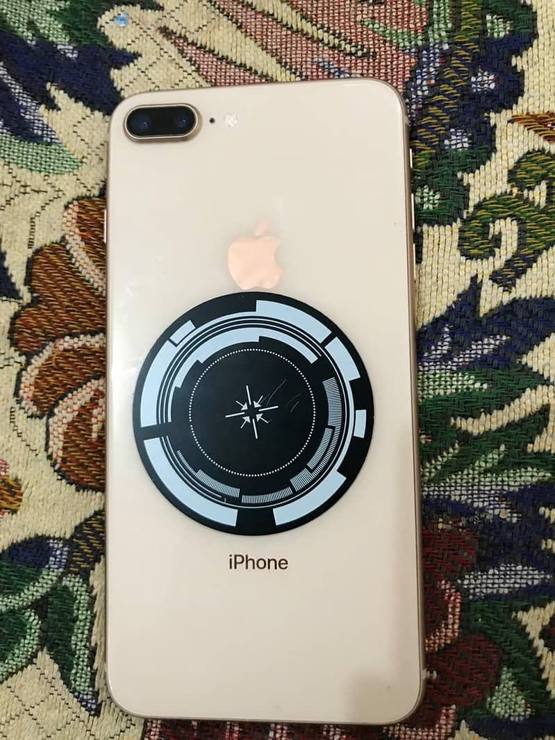Apple iPhone 8 Plus 1