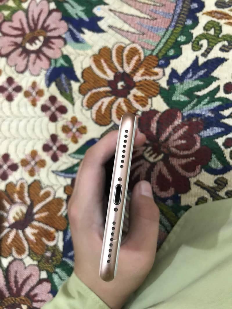 Apple iPhone 8 Plus 2