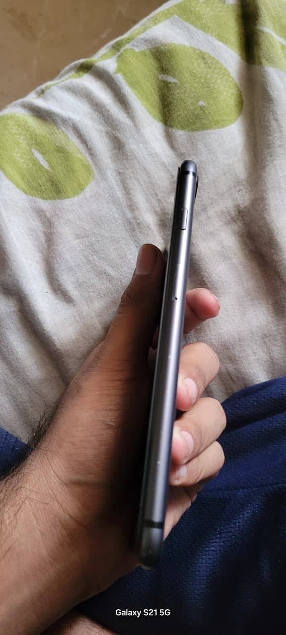 Apple iPhone 8 Plus 4