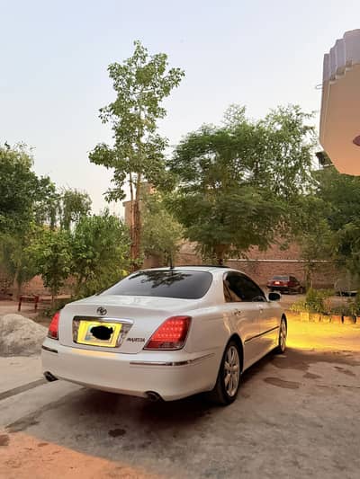 Toyota Crown Majesta  2004/26 isb registered