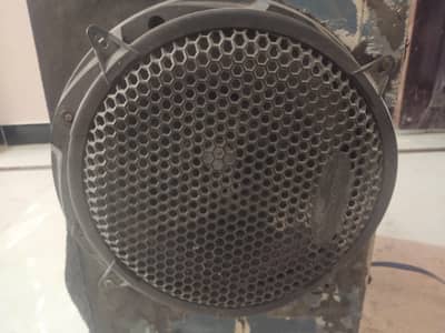 Woofers sell