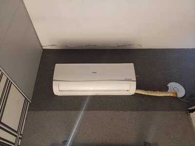 Air Conditioner Haier 1 ton DC INVERTER heat and cool