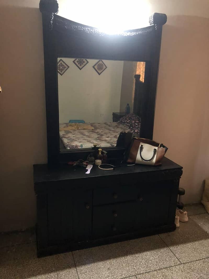 bedset with dressing table and side tables 1