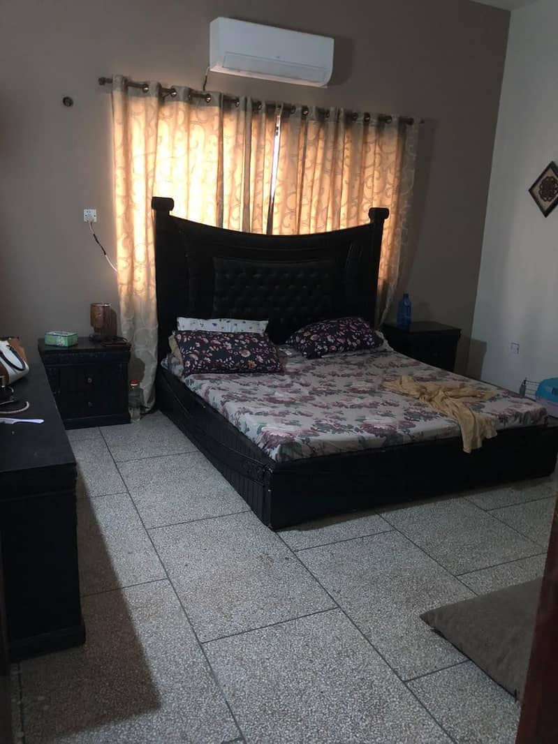 bedset with dressing table and side tables 2