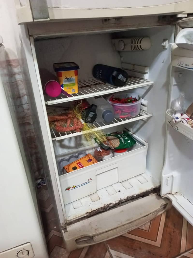 Refrigerator 0