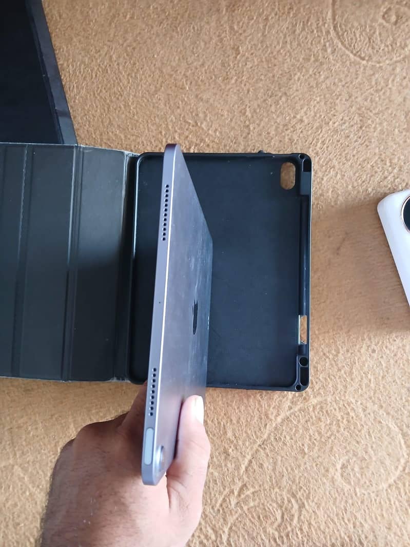ipad Air ( 5th generation) 7