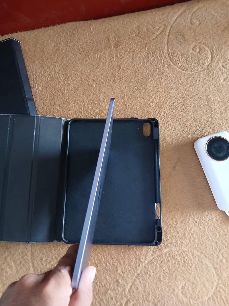 ipad Air ( 5th generation) 8