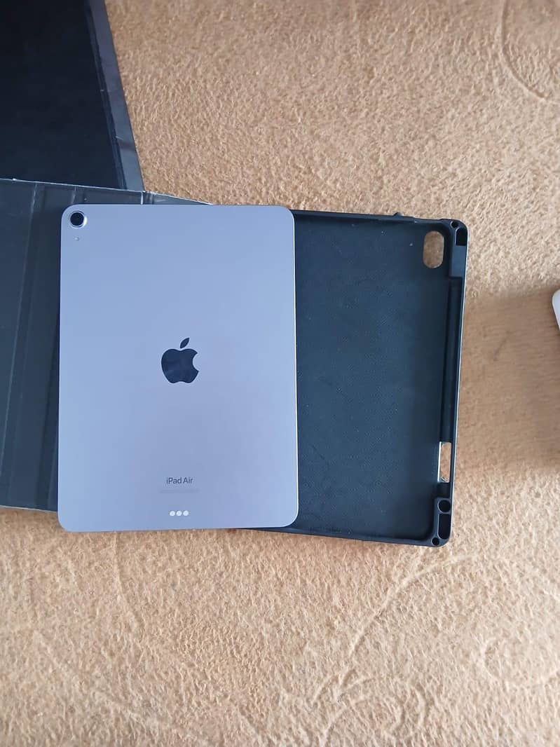 ipad Air ( 5th generation) 10