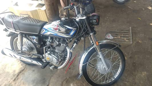 Honda 125 black model 2025 1hand use low mileage