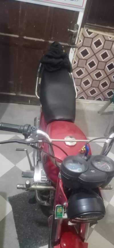 united hundred bike for sale urgent basis