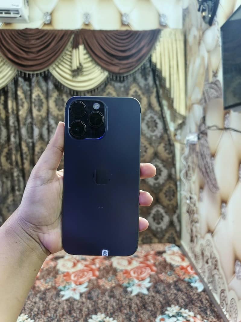 Apple iPhone 14 Pro Max 1