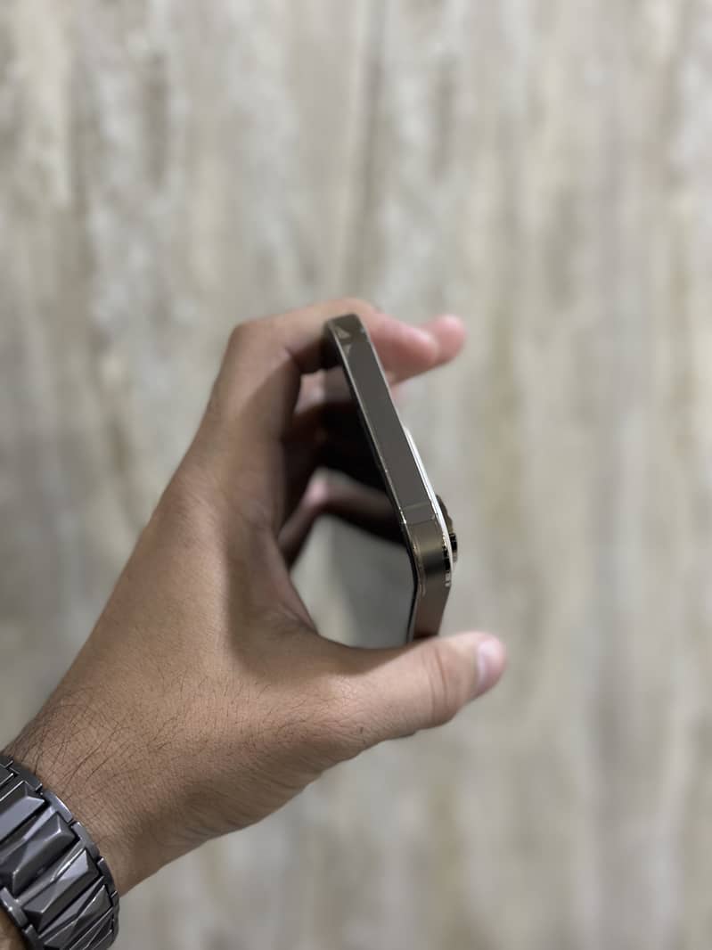 Apple iPhone 14 Pro 3