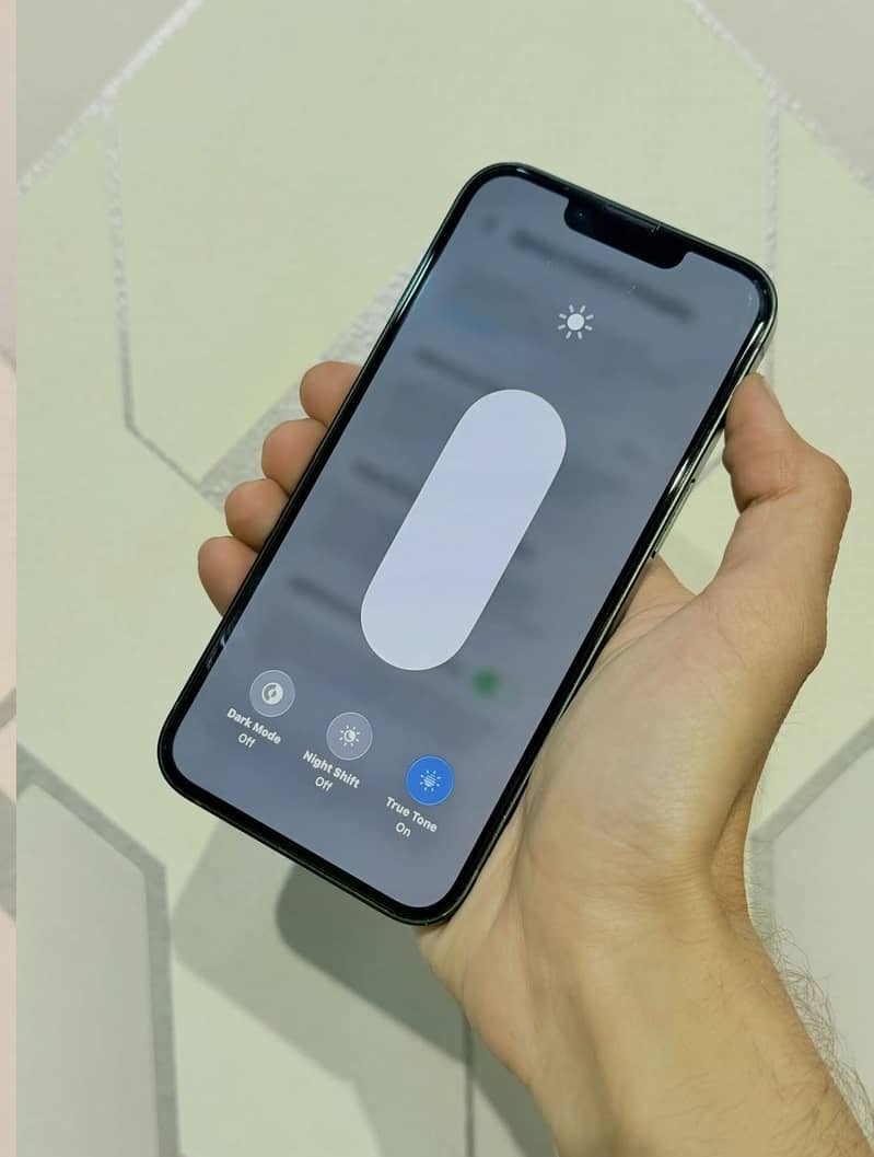 Apple iPhone 13 2