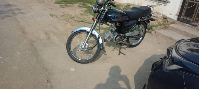 United 70 cc bilkul new jaisi hai one hand use hai all in one original