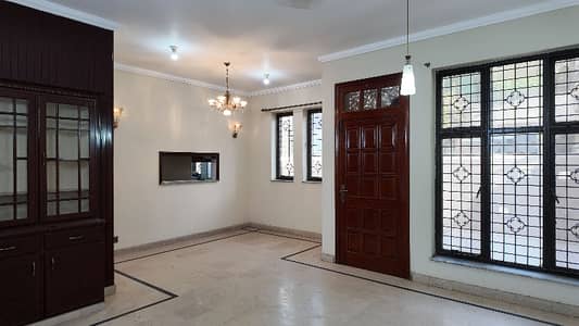 10 Marla House Is Available For Sale
