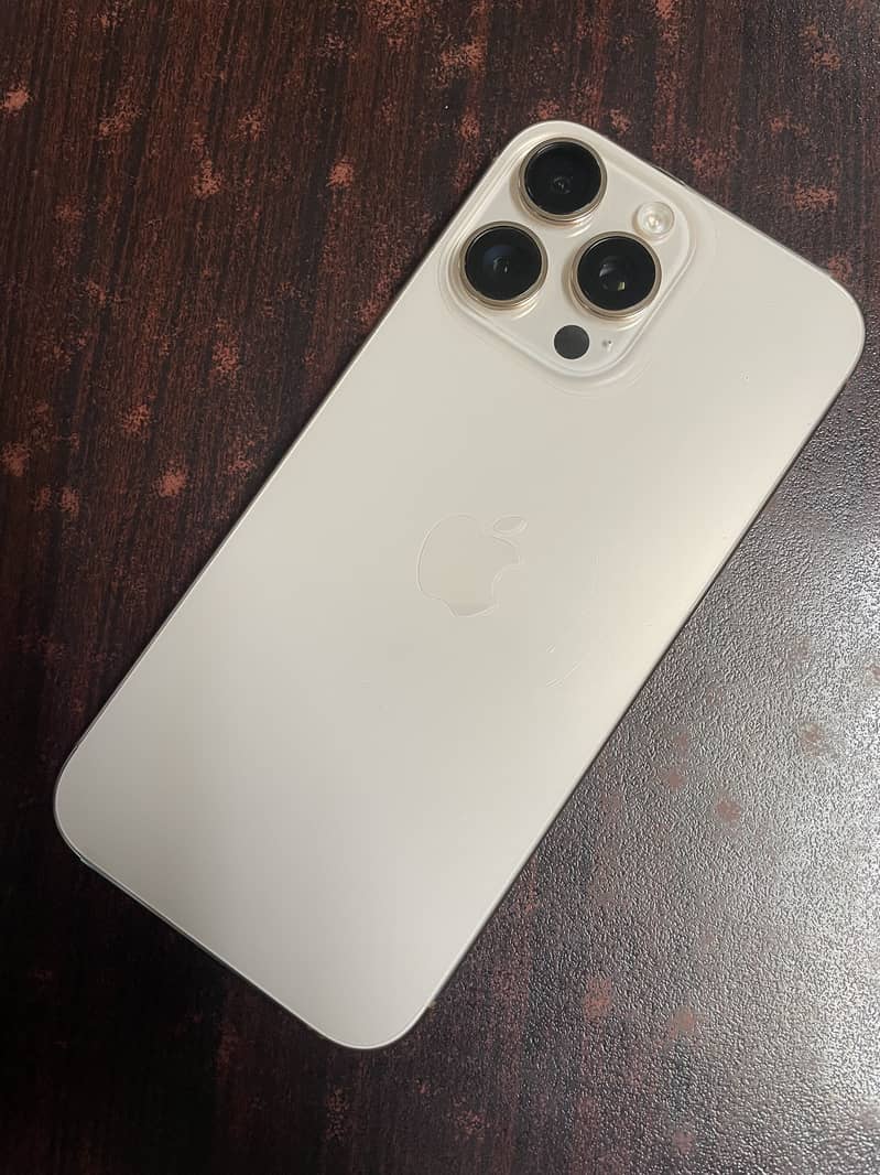 Apple iPhone 16 Pro Max 0